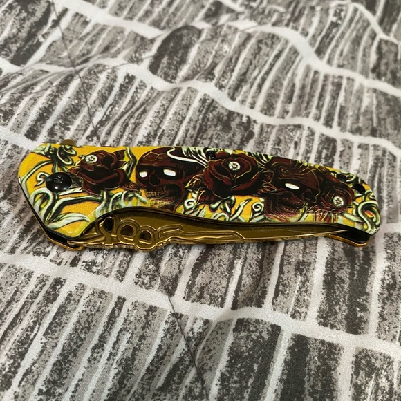 Gold colored knife with design for sale - Picture 2 of 3